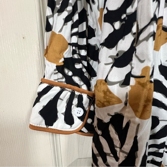 Black & Ivory Abstract Floral Split V Neck Midi Dress - Picture 8 of 8